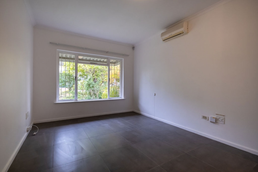To Let 3 Bedroom Property for Rent in Onder Papegaaiberg Western Cape